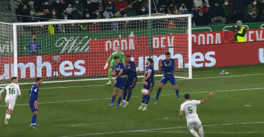 篮球篮网替补控卫连续两场表现亮眼