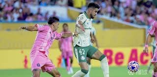 转会专家：特奥正在远离米兰，尤文若出售坎比亚索需要引进替代者