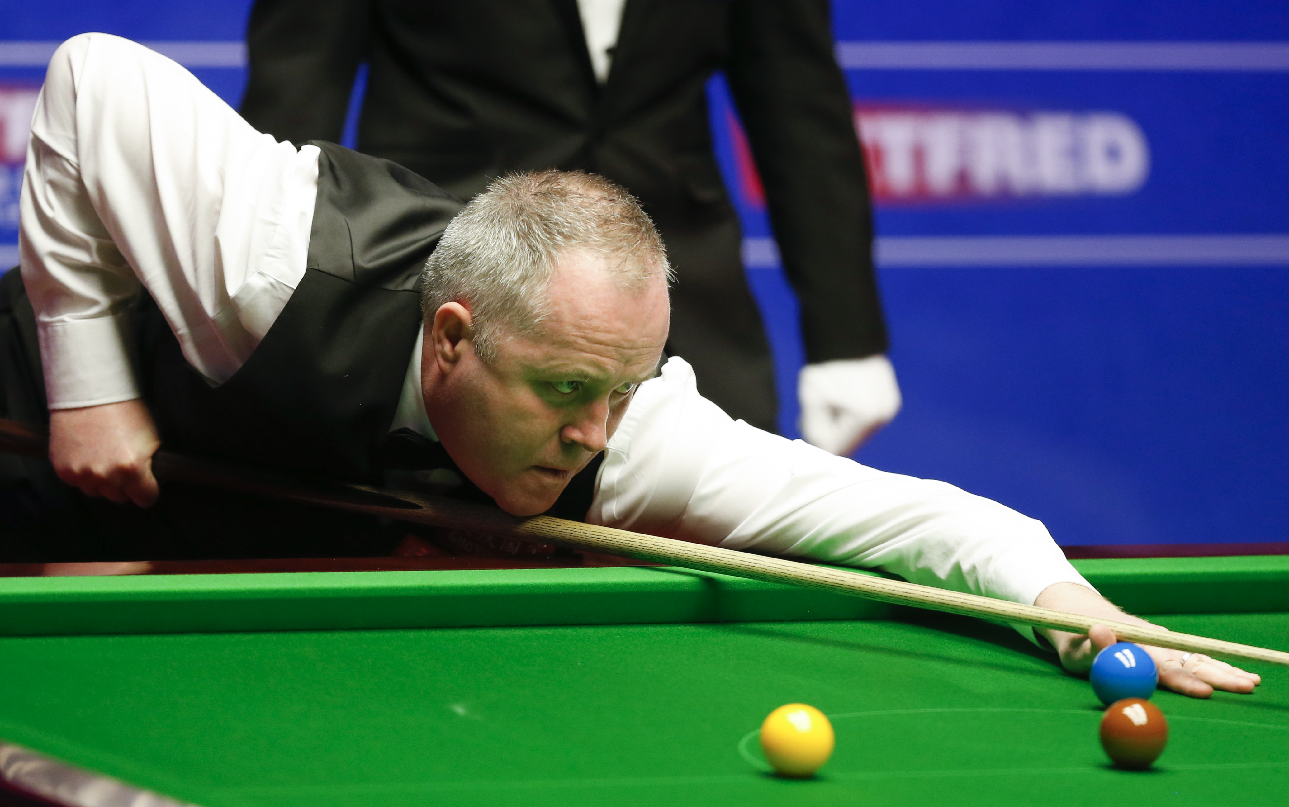 这使得他在 这使得他在